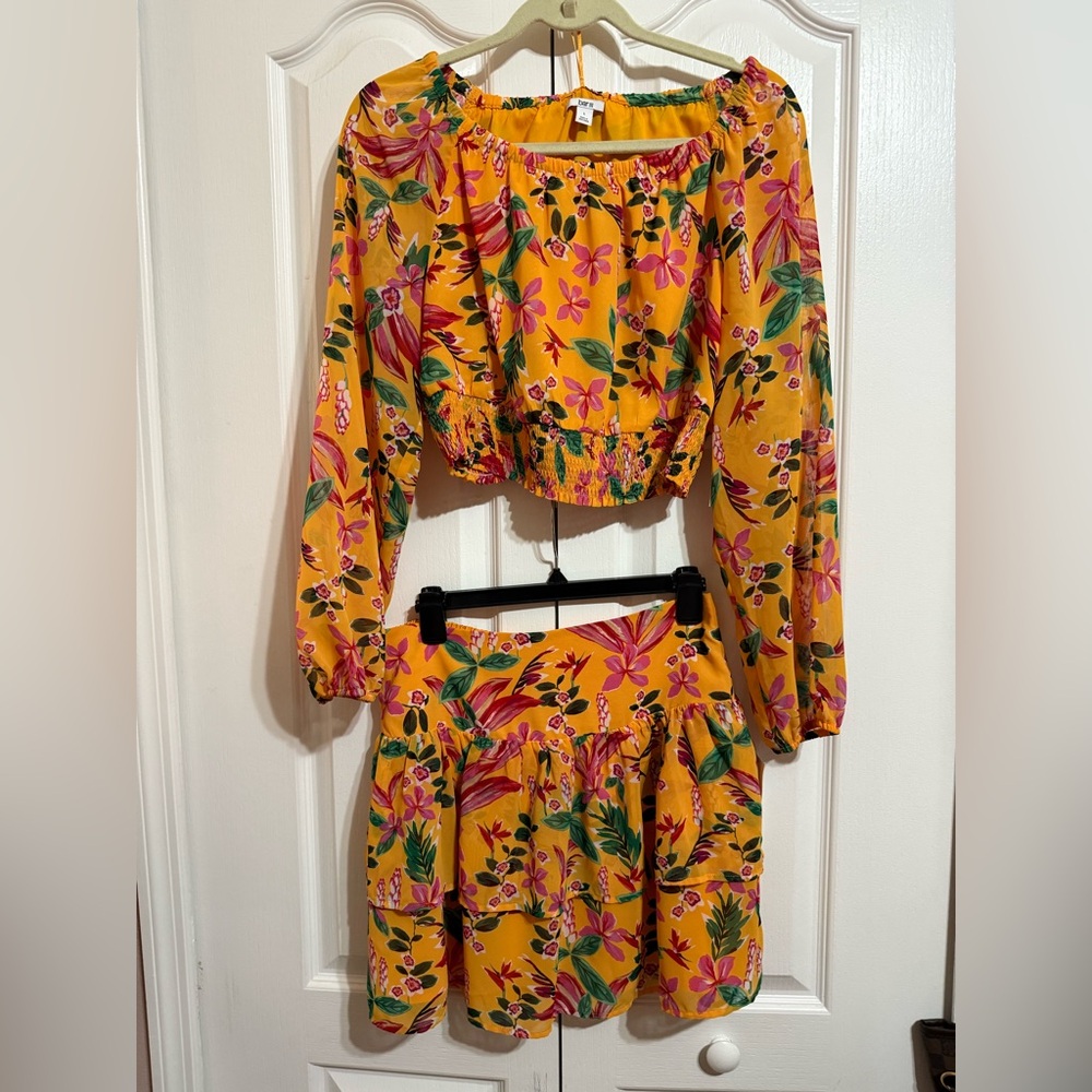 Floral Yellow Two-Piece Set Bar III size L